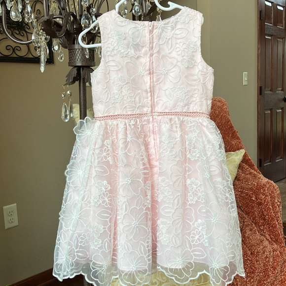 Pink and white formal toddler girl dress. Excellent condition! - Picture 4 of 4